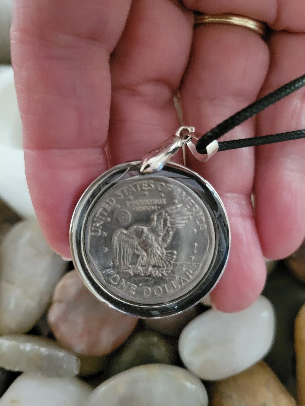 1979 US Susan B. Anthony Coin Pendant - Handcrafted Vintage Coin Resin Necklace - Picture 11 of 13